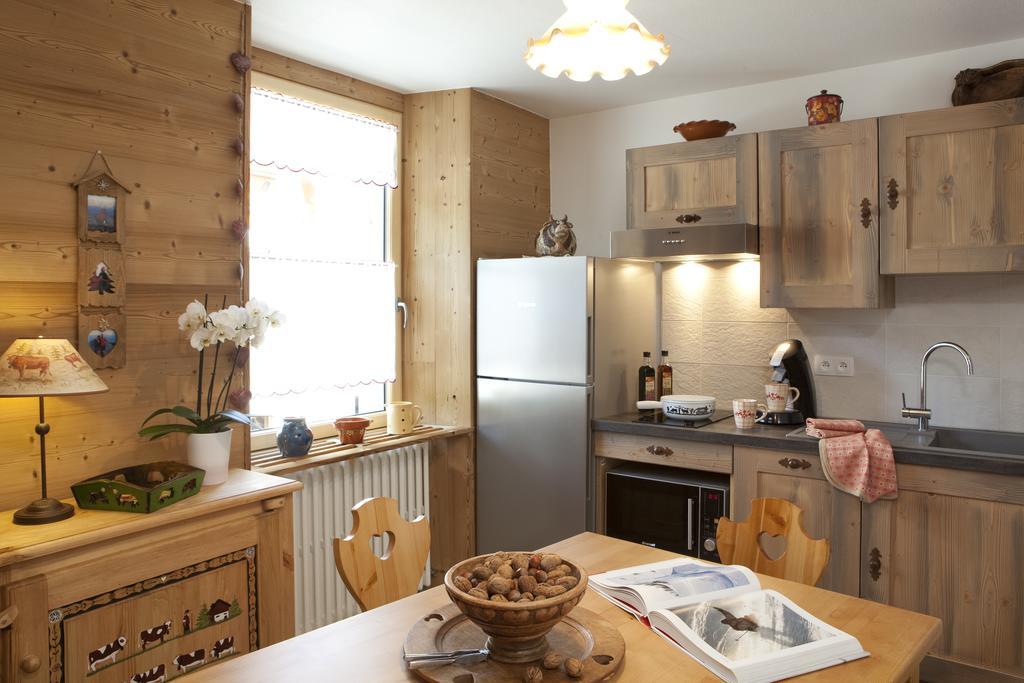 Appartement Zian Justine Lullin Exteriör bild